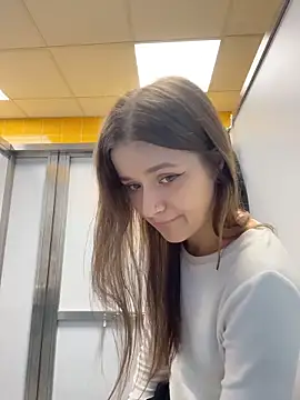 KittyQueeny from StripChat is Freechat