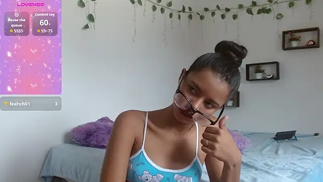  Nayeli_1 chat room