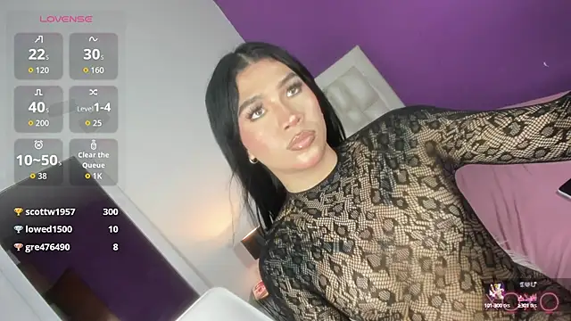 Camila-Hott1