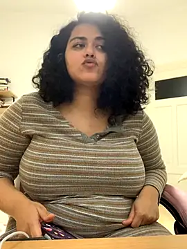  Curvydesifromgermany chat room