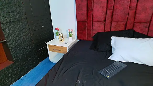 khalifaboff_ - KhalifaBoff_'s free webcam - UK Sex Cams