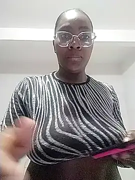 halana_heredia on StripChat