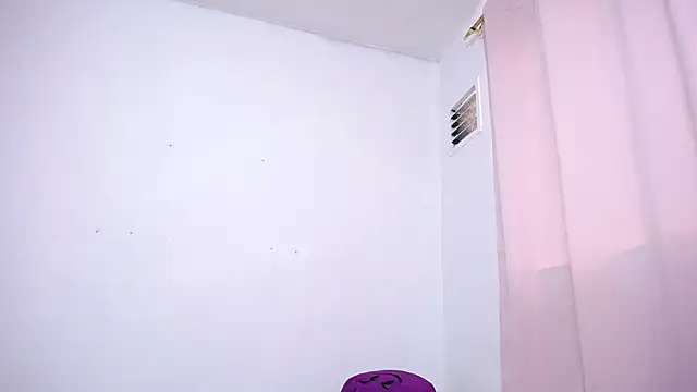 nicol_love0 - Nicol_Love0's free webcam - UK Sex Cams
