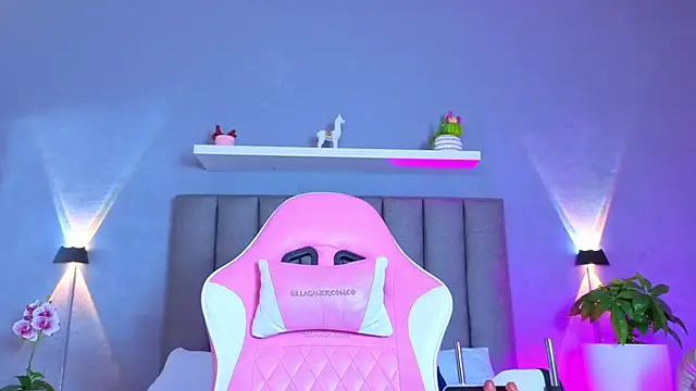 angelica_dymond