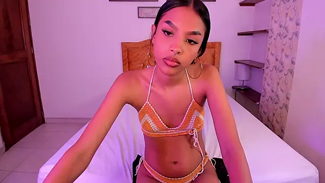 carley_lux