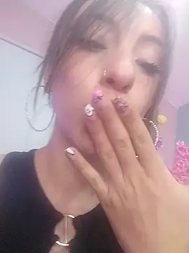 mia_thompsonn_