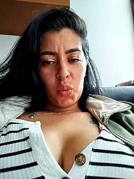 luianna - Luianna's free webcam