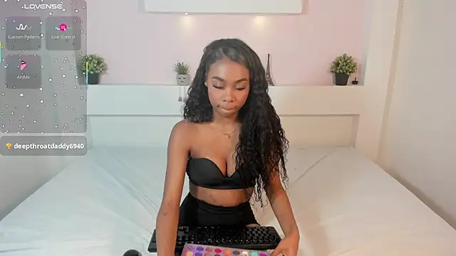 zarablaze22 - ZaraBlaze22's free webcam - UK Sex Cams