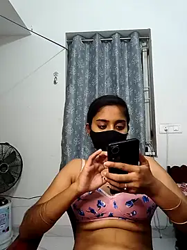 shrutee12 - Shrutee12's free webcam