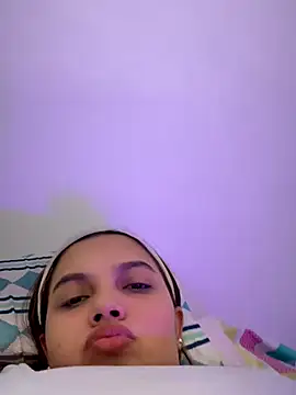 Colibri_Centaura's Stripchat show and profile