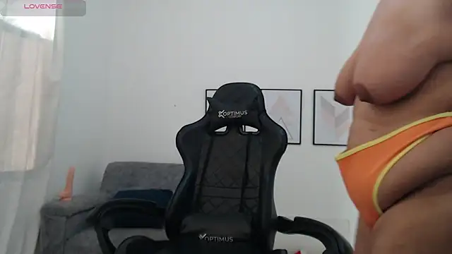 natalia_curvy1