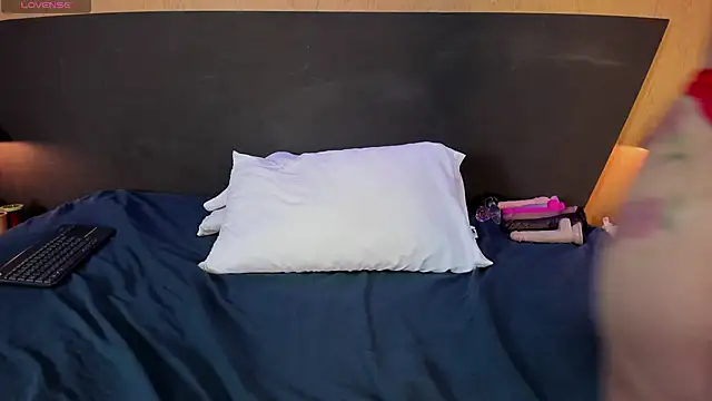 Dakota_Monroe