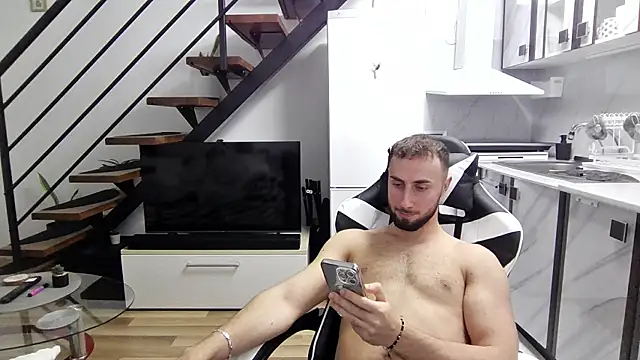 RyanStorm_ live cam screenshot males from Romania on Pornmatic – Free Porn Videos & Live Cams