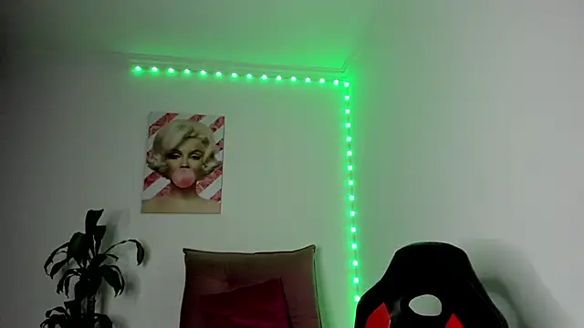  rouse_red chat room