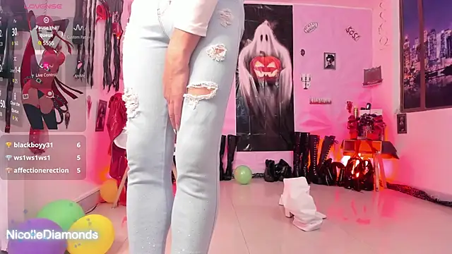 NicolleDiamonds_cg