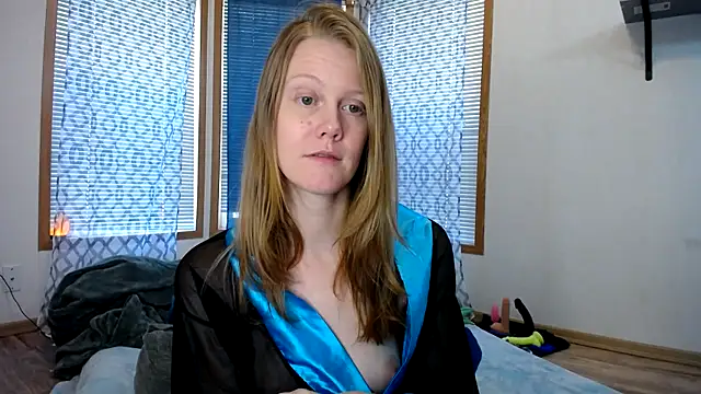 naughtyfox89 on StripChat