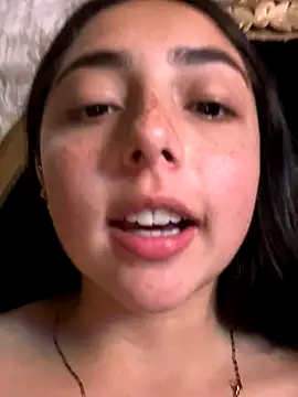 dulce_1408 (F teen) - Fingers in pussy + clitoris clamp