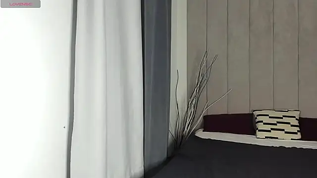 kris_ova - KRIS_OVA's free webcam - UK Sex Cams
