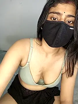 COLAMBIA_X_GURL