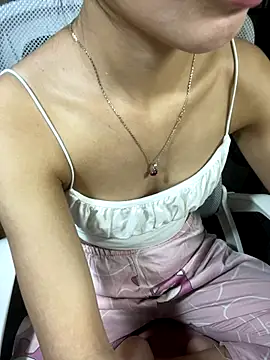 Mina048