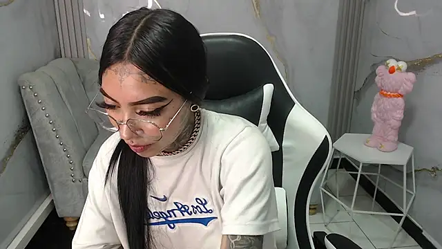 Ashley_Blum_v