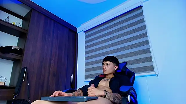 Maximo_DeLa_Rosse on StripChat