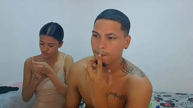 sexy777couple - Sexy777Couple's free webcam - UK Sex Cams