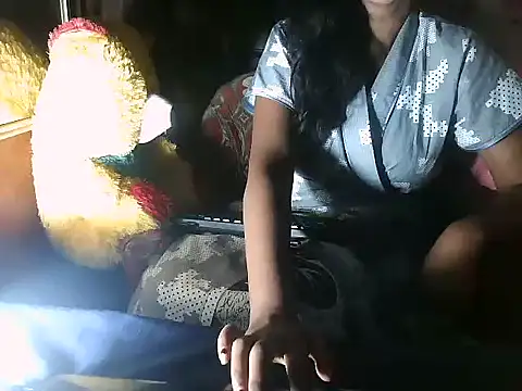 half_girlfriend_ - Half_Girlfriend_'s free webcam - UK Sex Cams