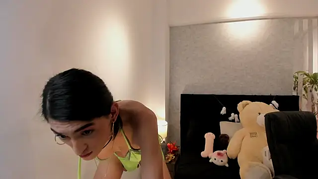 lily_cash1 - Lily_cash1's free webcam - UK Sex Cams