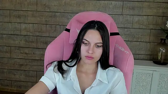 alisaversailles - AlisaVersailles's free webcam - UK Sex Cams