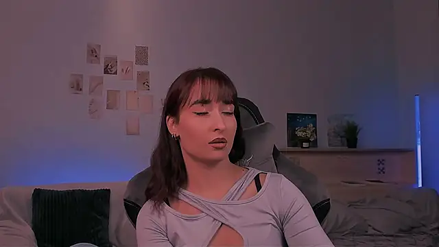 yourfitoviolett - Yourfitoviolett's free webcam