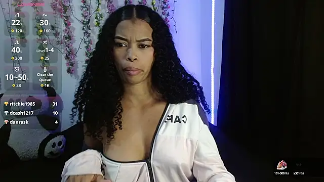 Shenna_brunette_