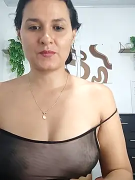 elena_jonees
