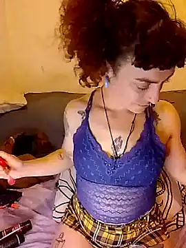 salytredelmonte - SalyTredelMonte's free webcam - UK Sex Cams