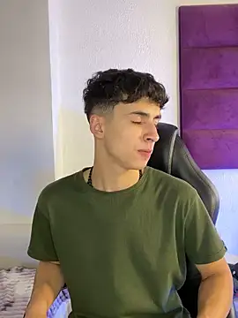 AdrianRinaldi live cam screenshot male on Pornmatic – Free Porn Videos & Live Cams