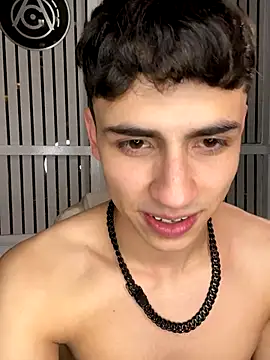  AdrianRinaldi chat room