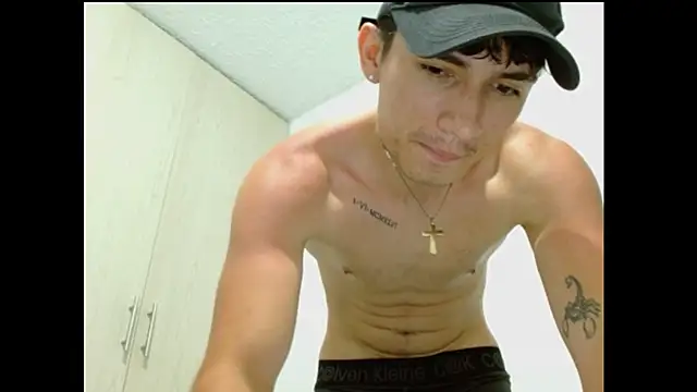 ChicoMaloFfF live cam screenshot male on Pornmatic – Free Porn Videos & Live Cams