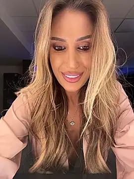 Evelyn_Evyyy