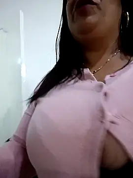 mia-glow - Mia-Glow's free webcam - UK Sex Cams