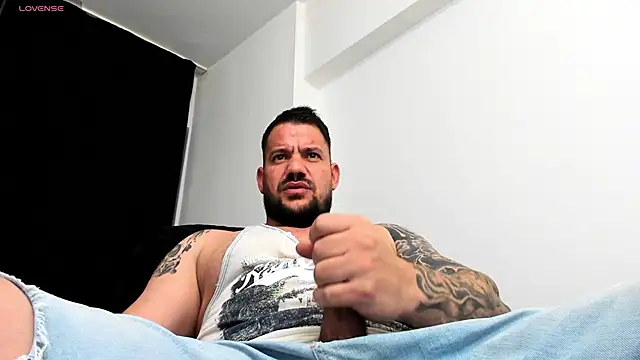 musclemonster31 (Ask my age) - cym show