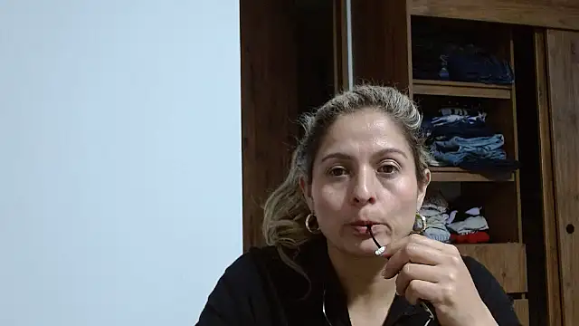 linda-mature43 - Linda-mature43's free webcam - UK Sex Cams