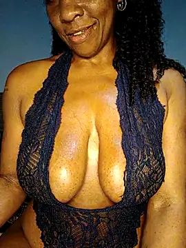 Luhma_hot