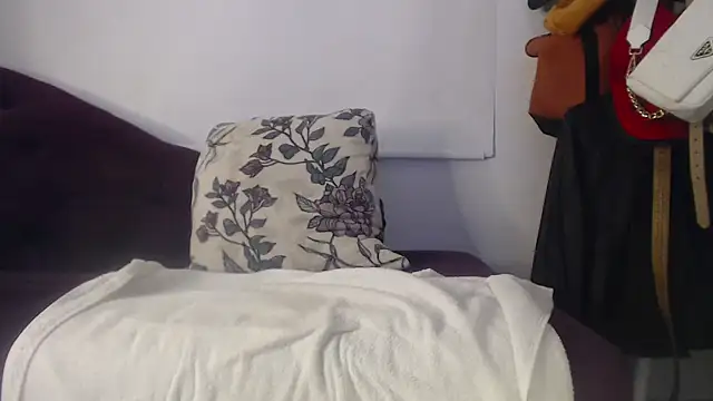 lillebbw - Lillebbw's free webcam