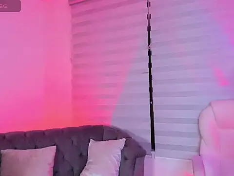 lissascarlett_1 live cam screenshot tranny on LiveWebCameras – Live Webcams & Video Chat