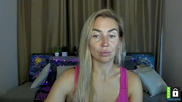 kiss_julli88i - Kiss_julli88I's free webcam - UK Sex Cams