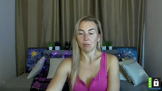 kiss_julli88i - Kiss_julli88I's free webcam