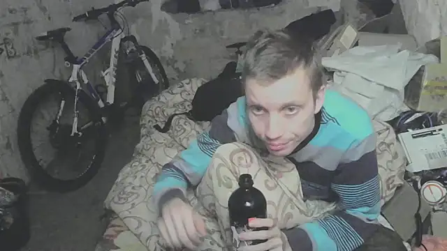 makarov1993 live cam screenshot male from Ukraine on Bagaboante — Live Sex Chat & Cams