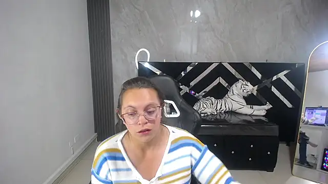 kit_fox_a - Kit_fox_a's free webcam - UK Sex Cams