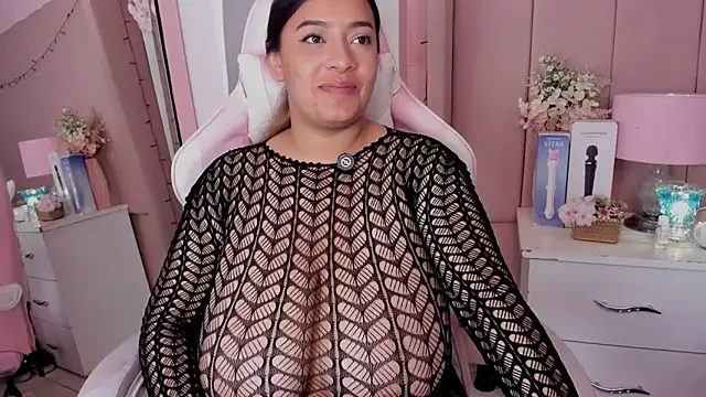 MollyBigBoobs12