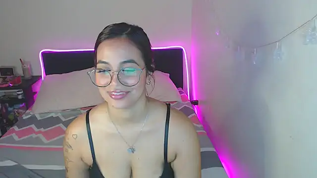 khloe_kiss06